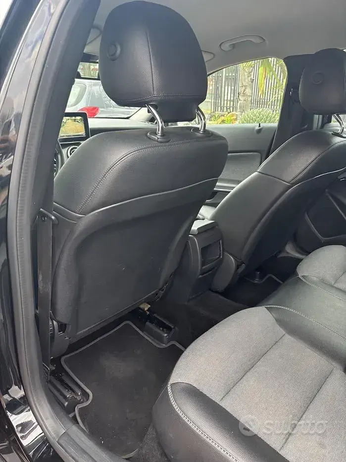 Usata Mercedes GLA180 109 CV (80 kW) 2017 Nero SUV