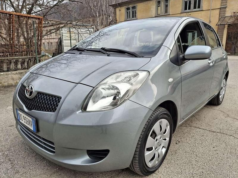 Usata Toyota Yaris Sol 69 CV (50 kW) 2006 Other Berlina
