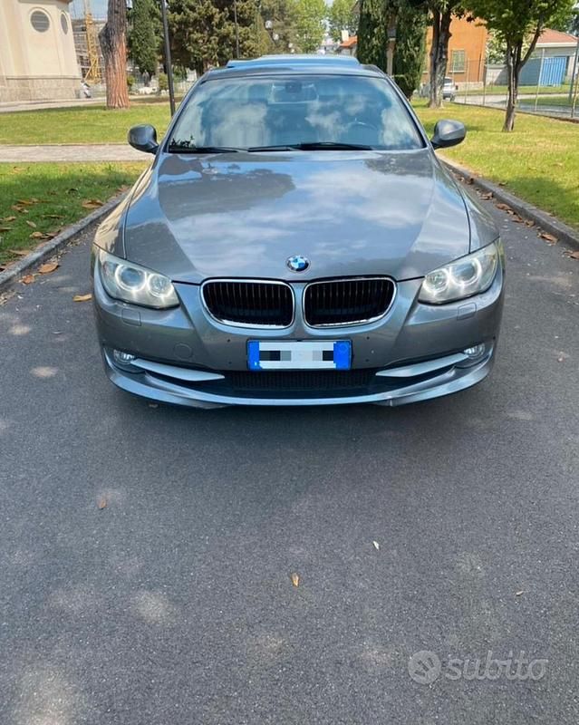 Usata BMW 318 170 CV (125 kW) 2011 Grigio Coupé
