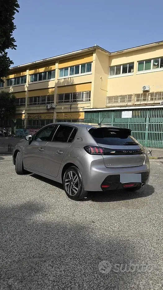 Usata Peugeot 208 101 CV (74 kW) 2022 Grigio Utilitaria