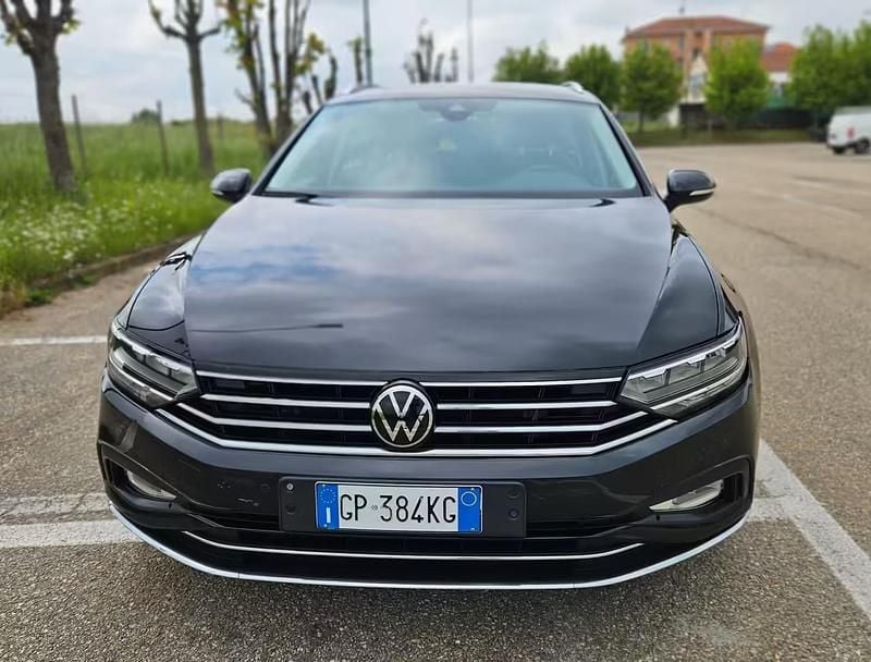 Usata VW Passat Business 150 CV (110 kW) 2023 Nero Station wagon