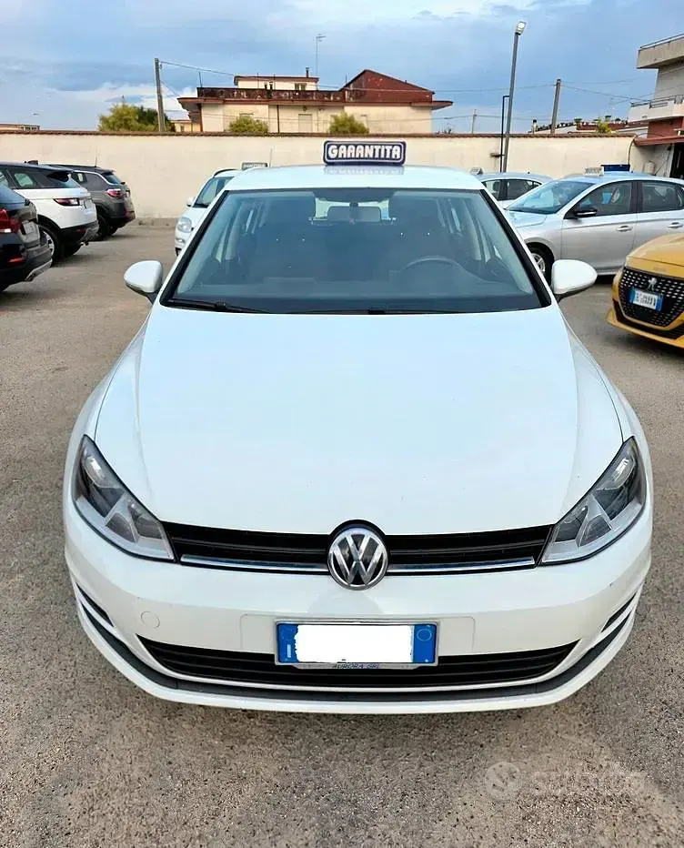 Usata VW Golf VII Trendline 105 CV (77 kW) 2014 Bianco Berlina