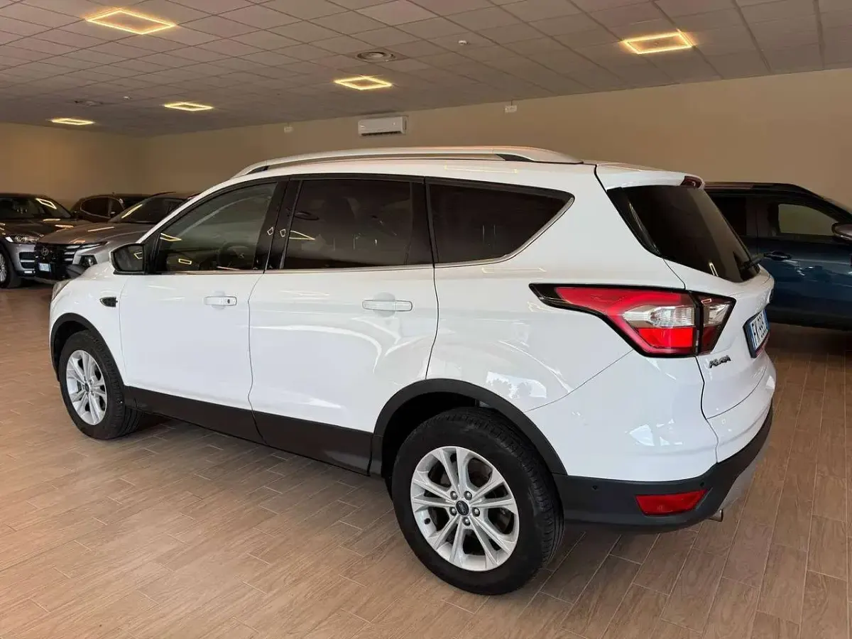 Usata Ford Kuga Titanium S 120 CV (88 kW) 2017 Bianco SUV