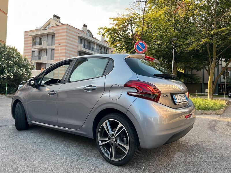 Usato 2019 Peugeot 208 1.6 Diesel 100 CV (12.000 €)