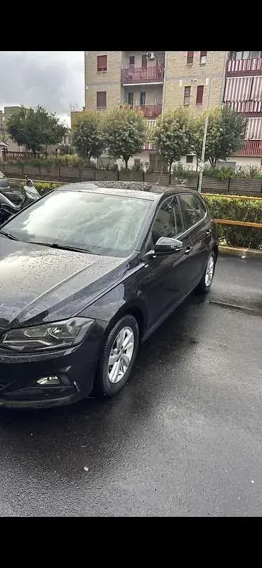 Usata VW Polo Comfortline 90 CV (66 kW) 2018 Nero Utilitaria