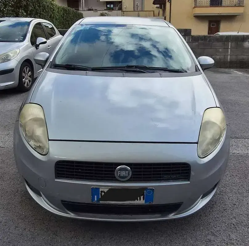 Usata Fiat Grande Punto 75 CV (55 kW) 2007 Grigio Utilitaria