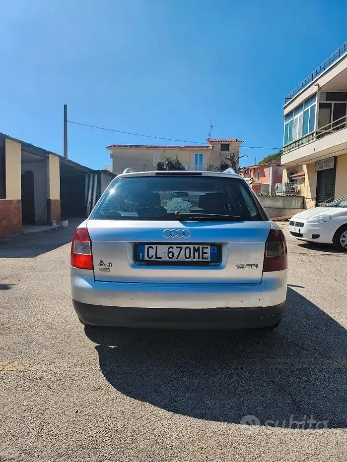 Usata Audi A4 130 CV (95 kW) 2004 Grigio Station wagon