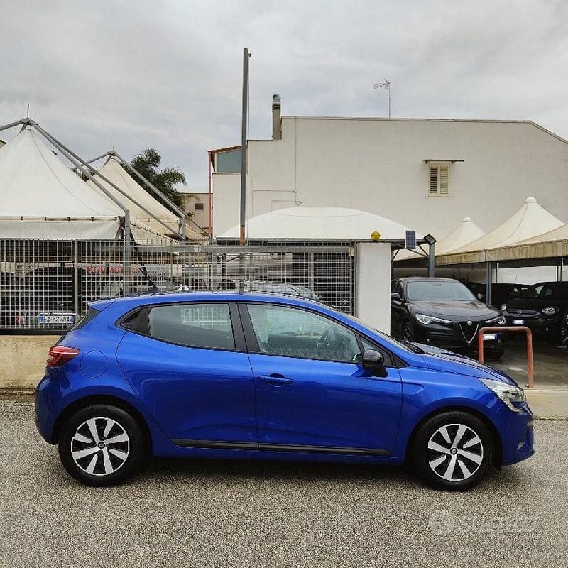 Usata Renault Clio V Equilibre 90 CV (66 kW) 2022 Blu Berlina