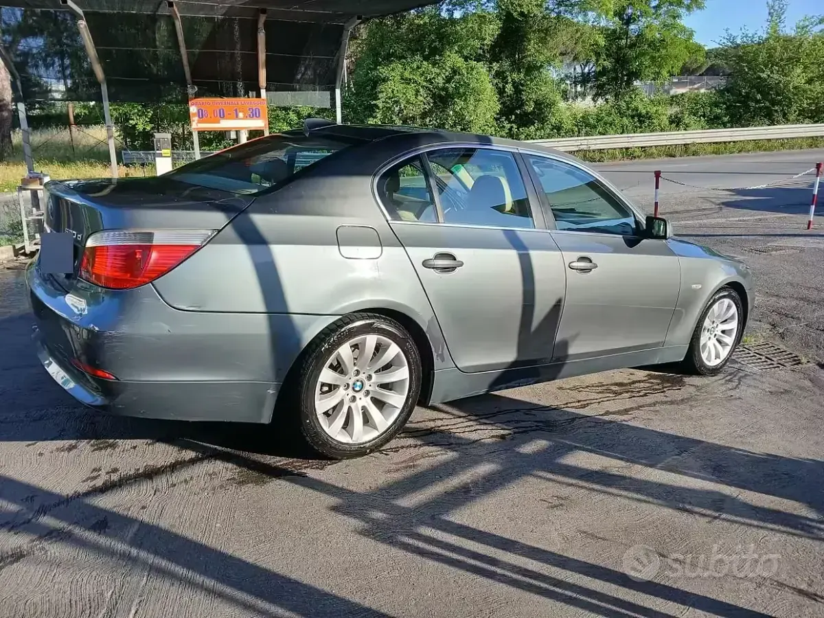 Usata BMW 530 231 CV (169 kW) 2006 Grigio Berlina