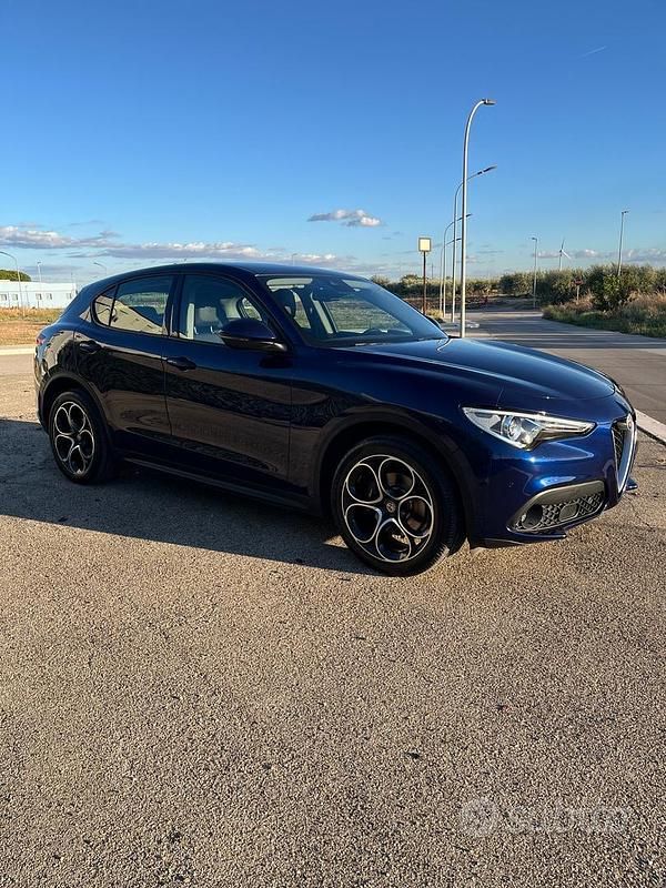 Usata Alfa Romeo Stelvio Executive 190 CV (139 kW) 2020 Blu SUV