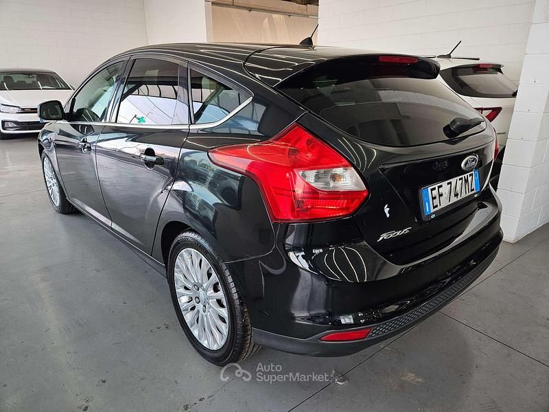 Usata Ford Focus Titanium 125 CV (91 kW) 2011 Nero Berlina