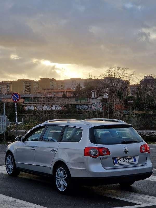 Usata VW Passat Highline 160 CV (117 kW) 2009 Argento Station wagon
