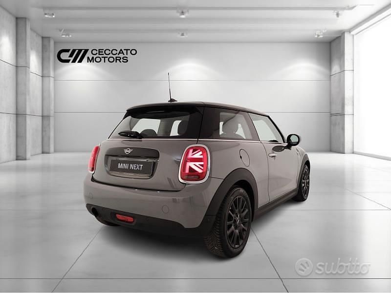 Usata Mini ONE 75 CV (55 kW) 2021 Grigio Utilitaria