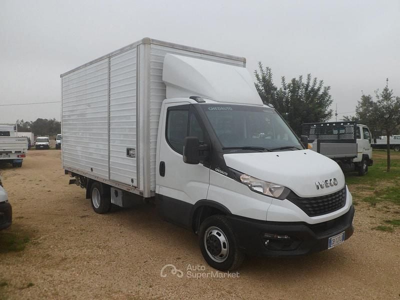 Usata Iveco Daily 140 CV (102 kW) 2022 Bianco Utilitaria