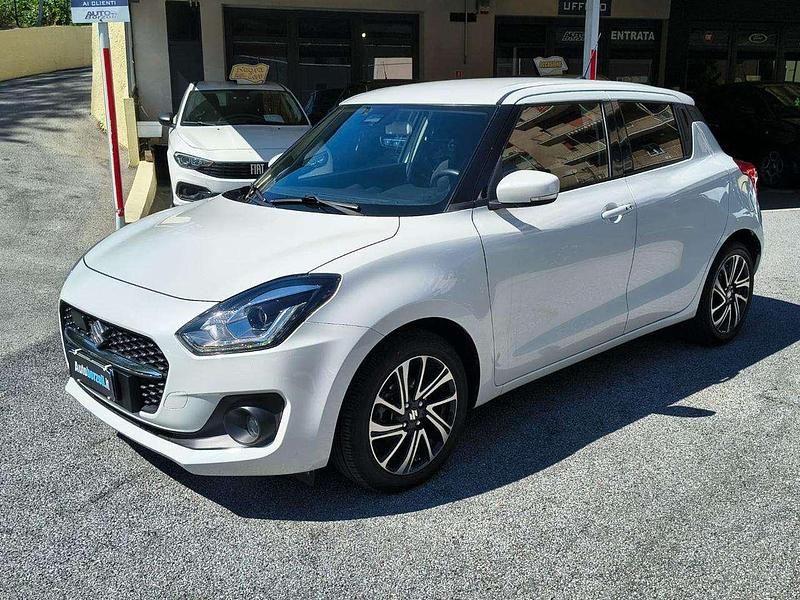 Usata Suzuki Swift 83 CV (61 kW) 2022 Bianco pastello Utilitaria