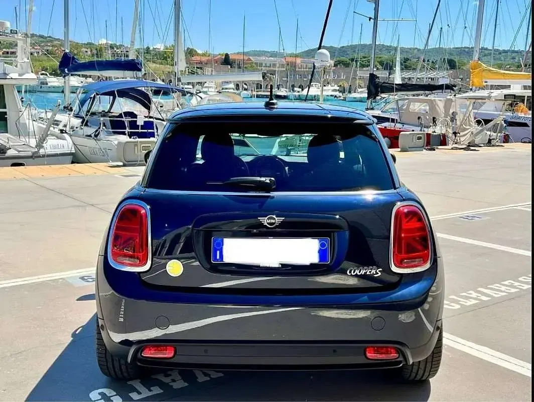 Usata Mini Cooper SE 75 kW (102 CV) 2021 Blu/azzurro Utilitaria