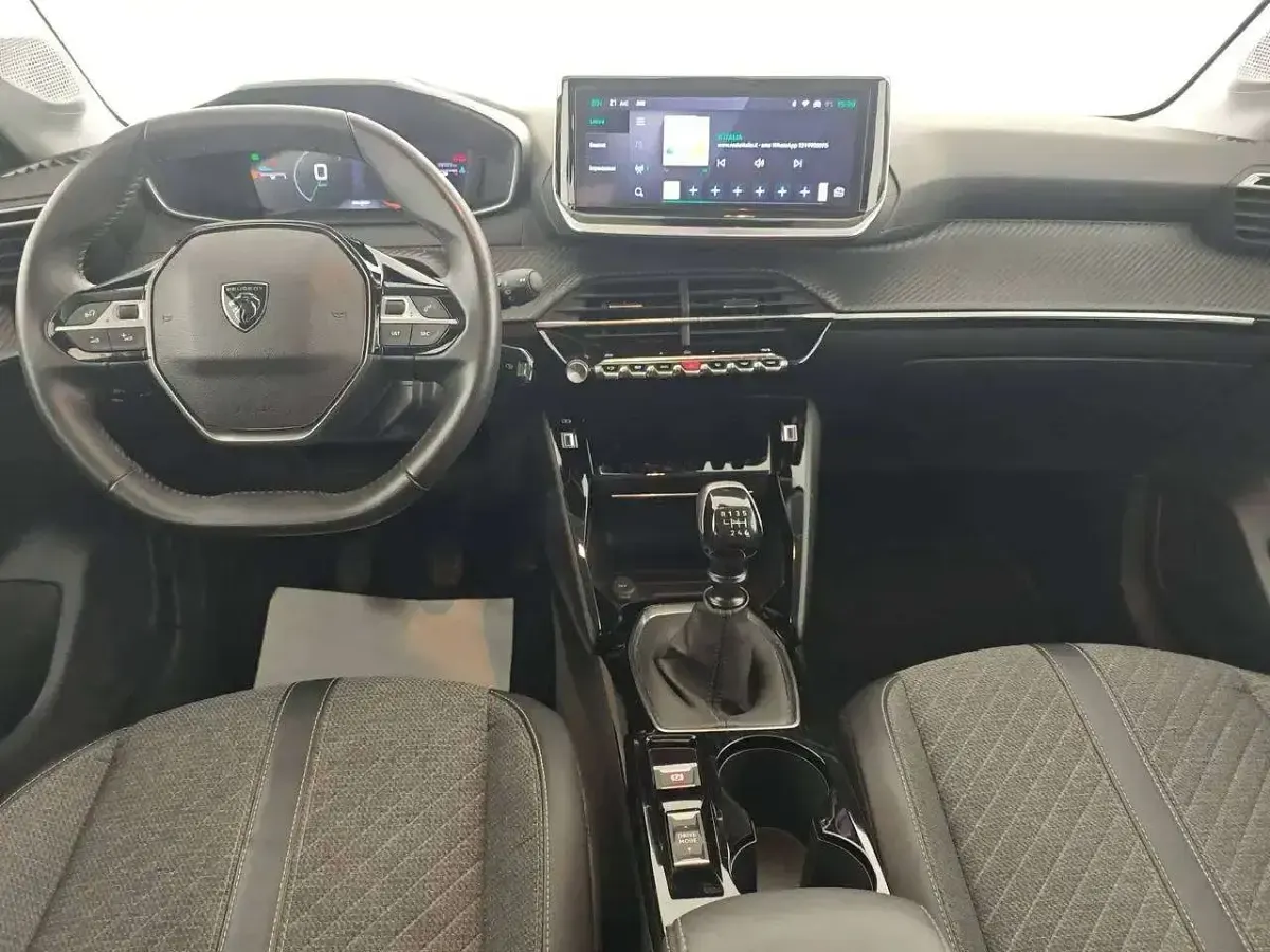 Usata Peugeot 208 Allure 101 CV (74 kW) 2024 Grigio Utilitaria