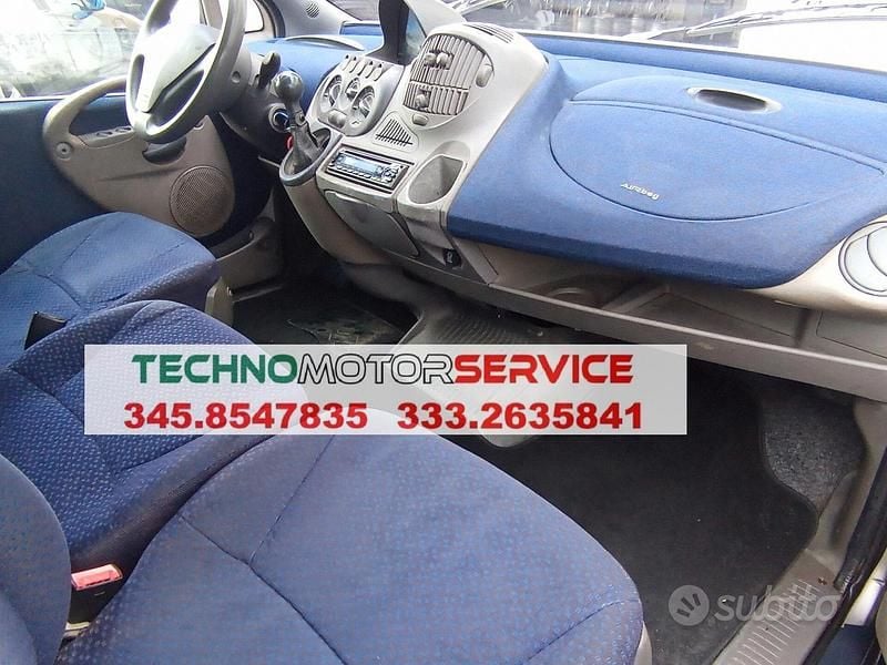 Usata Fiat Multipla 110 CV (80 kW) 2004 Grigio Monovolume