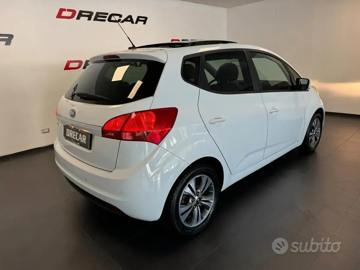 Usata Kia Venga 90 CV (66 kW) 2015 Bianco Utilitaria
