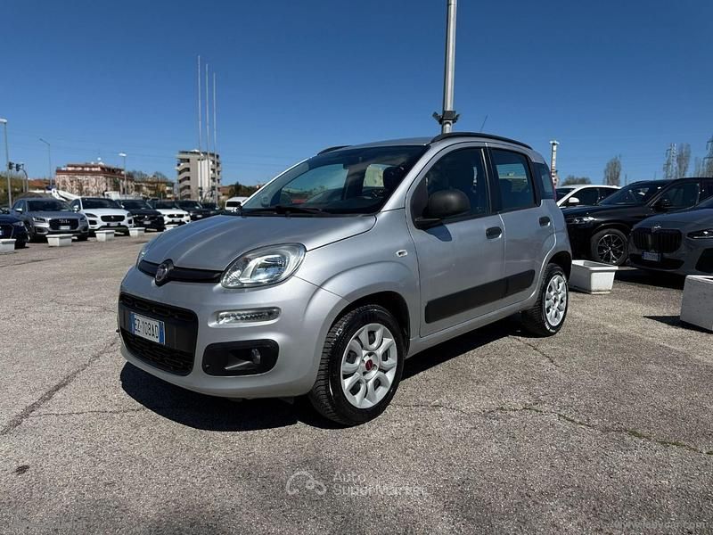 Gray Usata 2015 Fiat Panda Lounge Due volumi | 6900 € (Buon prezzo) - Immagine 1/4