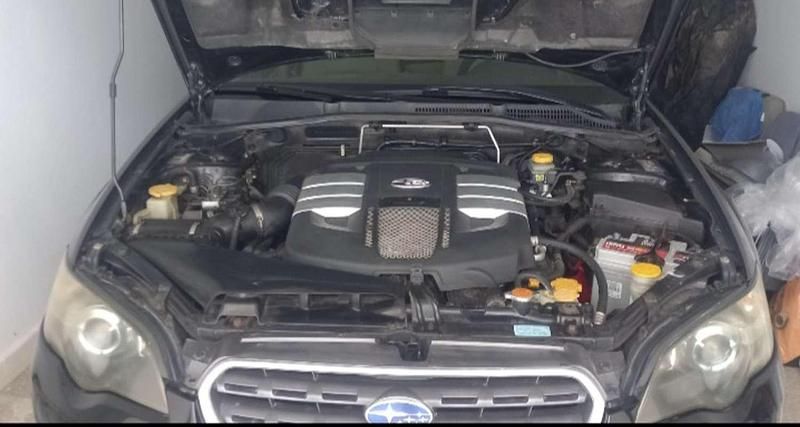Usata Subaru Outback 245 CV (180 kW) 2004 Nero Station wagon