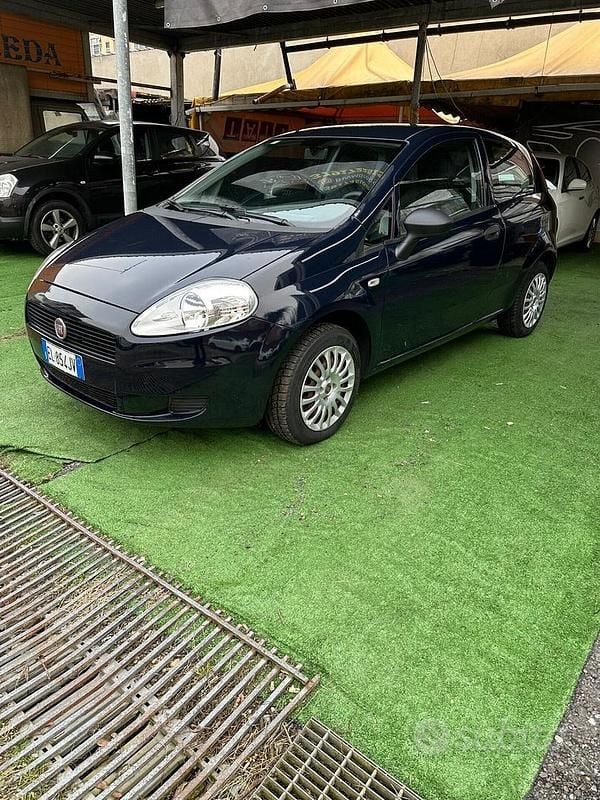 Usata Fiat Punto Evo 69 CV (50 kW) 2012 Grigio Utilitaria