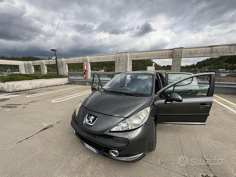 Usata Peugeot 207 88 CV (64 kW) 2007 Grigio Berlina
