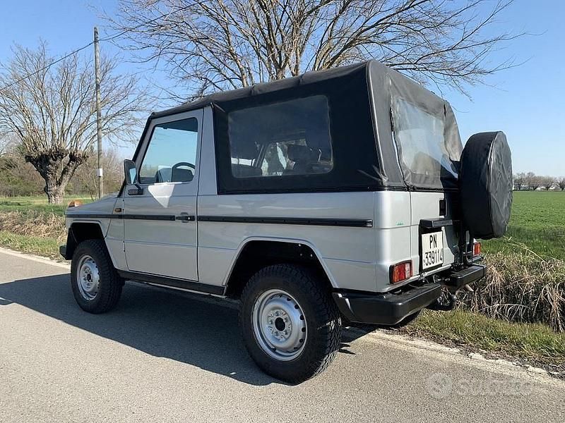 Usata Mercedes G300 88 CV (64 kW) 1986 Grigio SUV