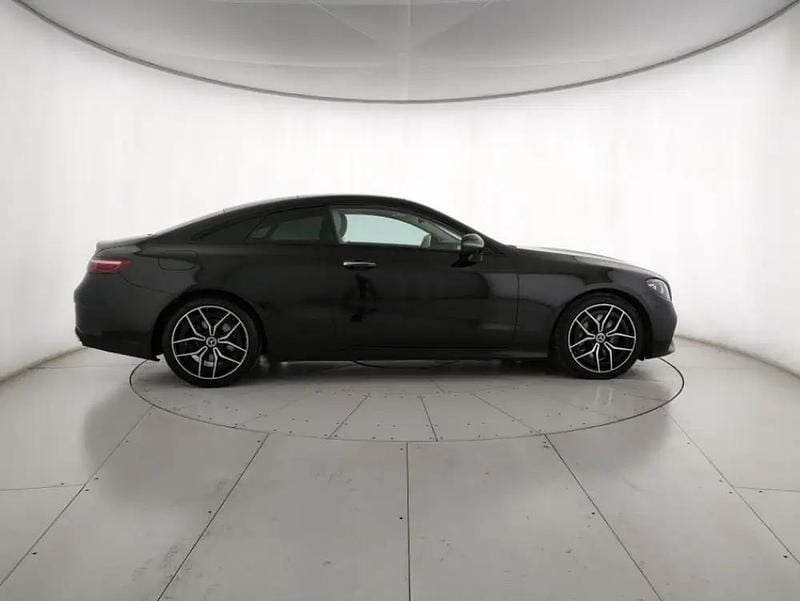 Usata Mercedes E400 Premium Plus 330 CV (242 kW) 2021 Nero Coupé