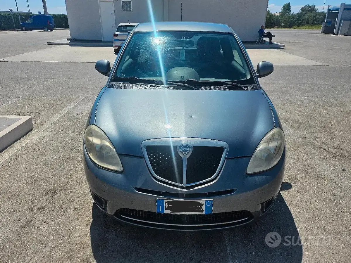 Usata Lancia Ypsilon 77 CV (56 kW) 2010 Grigio Utilitaria