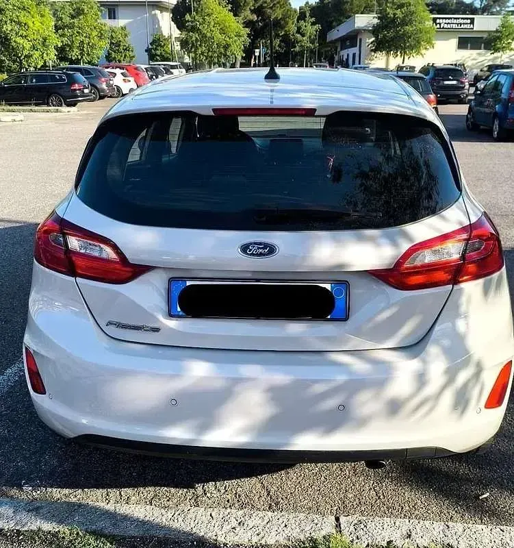 Usata Ford Fiesta Business Edition 75 CV (55 kW) 2021 Bianco Utilitaria