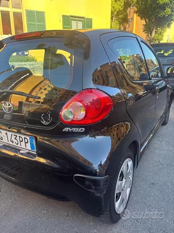 Begagnad Toyota Aygo 68 HK (50 kW) 2007 Svart Halvkombi