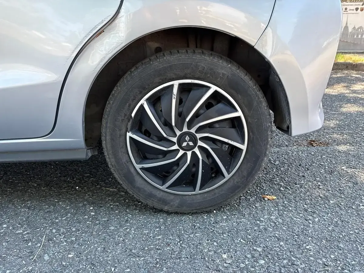 Usata Mitsubishi Space Star Intense 80 CV (58 kW) 2022 Grigio Utilitaria
