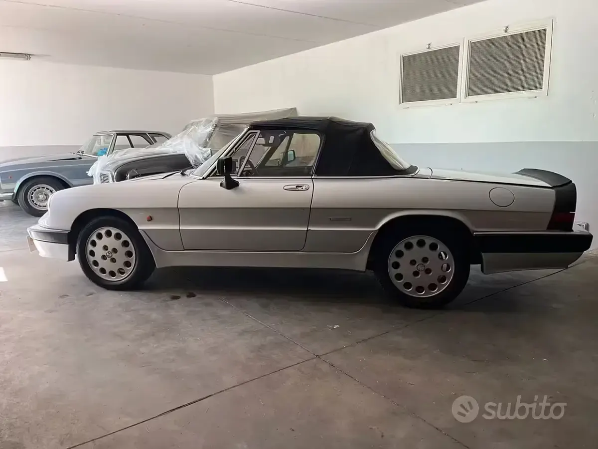 Usata Alfa Romeo Spider Quadrifoglio Verde 125 CV (91 kW) 1989 Argento Cabrio