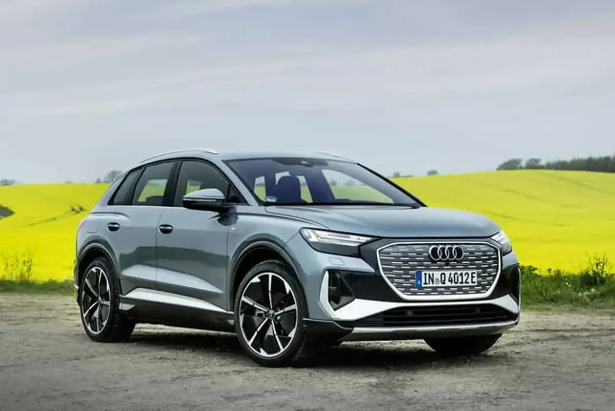 Nuova Audi Q4 e-tron Business 88 kW (121 CV) 2026 Argento SUV