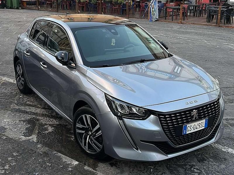 Usata Peugeot 208 Allure 102 CV (75 kW) 2022 Grigio Utilitaria