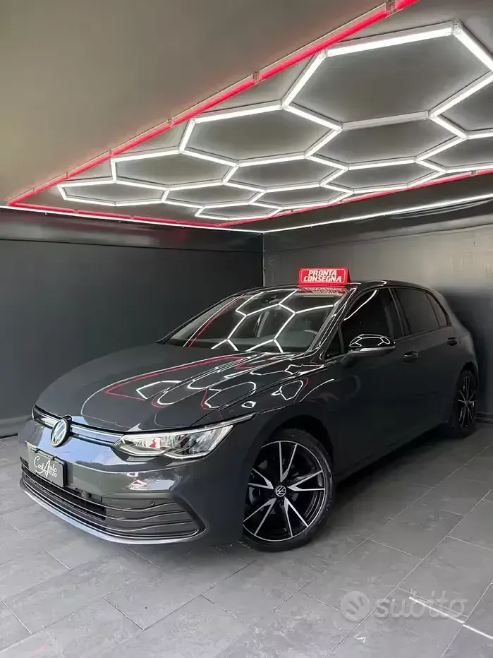 Usata VW Golf VIII Style 116 CV (85 kW) 2022 Grigio Berlina