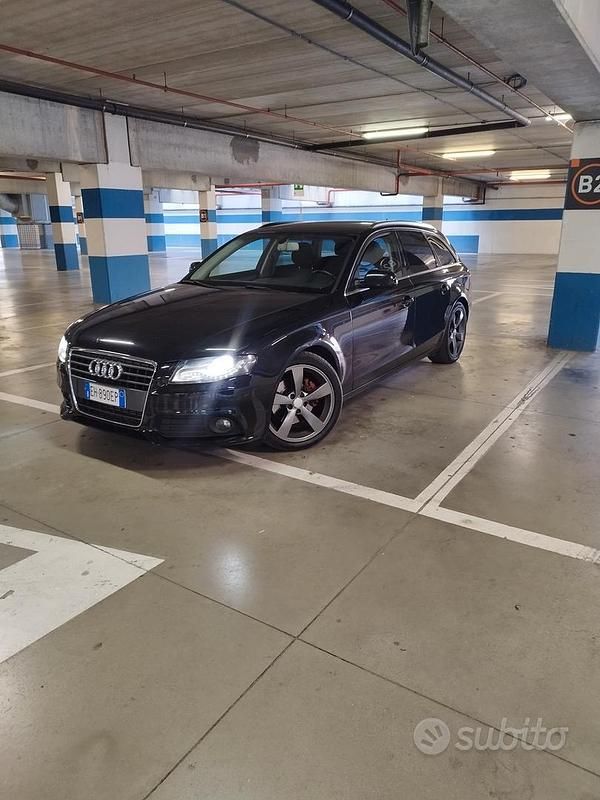 Nero Usata 2012 Audi A4 Tre volumi | 10.000 € (Molto cara) - Immagine 1/4
