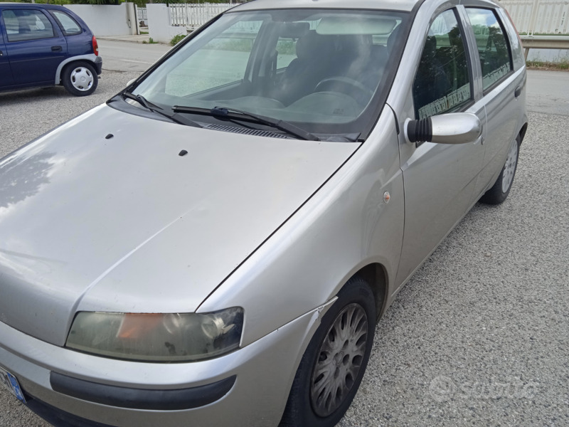 Usato 2002 Fiat Punto Diesel (2.500 €)