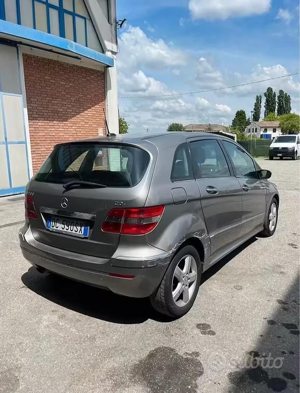 Usata Mercedes B200 2006 Grigio Monovolume