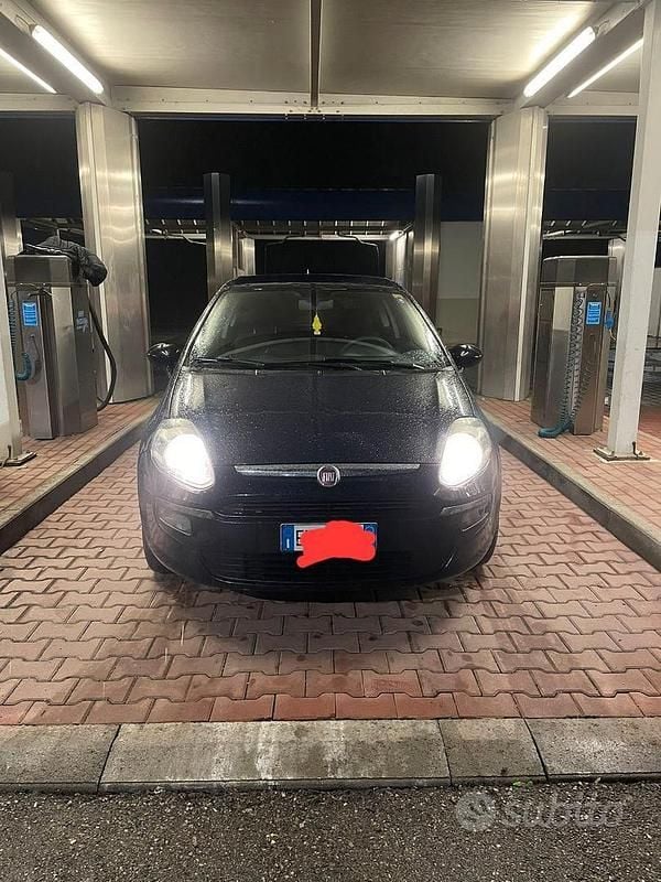 Usata Fiat Punto S 2011 Blu Berlina