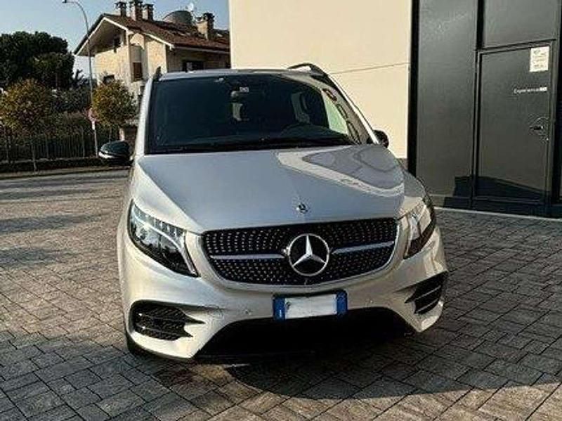 Usata Mercedes V250 140 CV (102 kW) 2023 Argento Monovolume