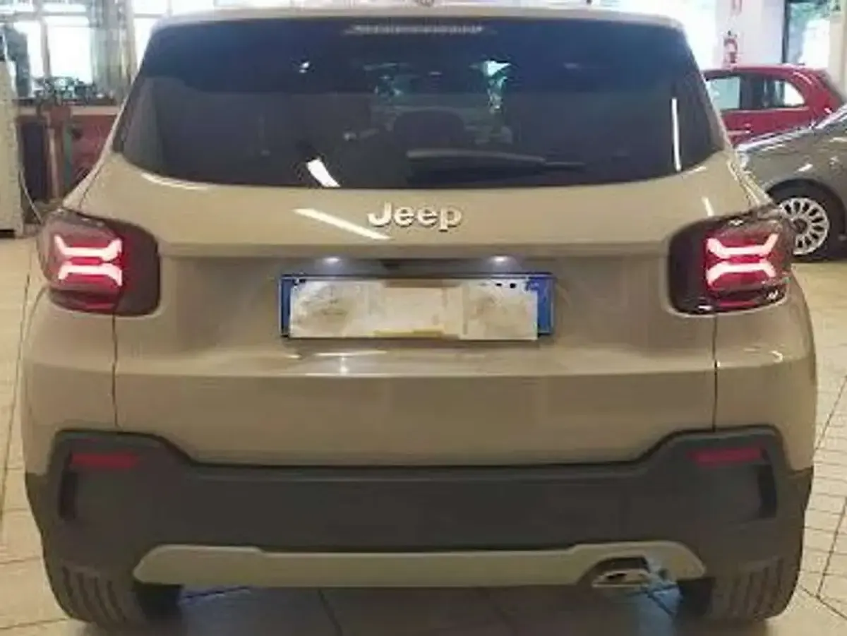 Usata Jeep Avenger Summit 101 CV (74 kW) 2025 Stone SUV