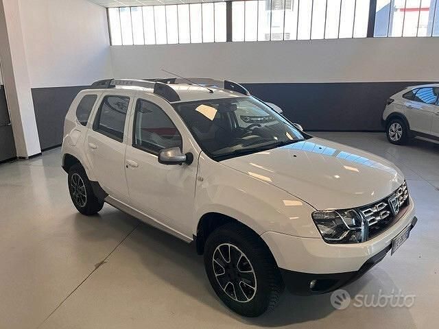Usata Dacia Duster Lauréate 115 CV (84 kW) 2016 Bianco SUV