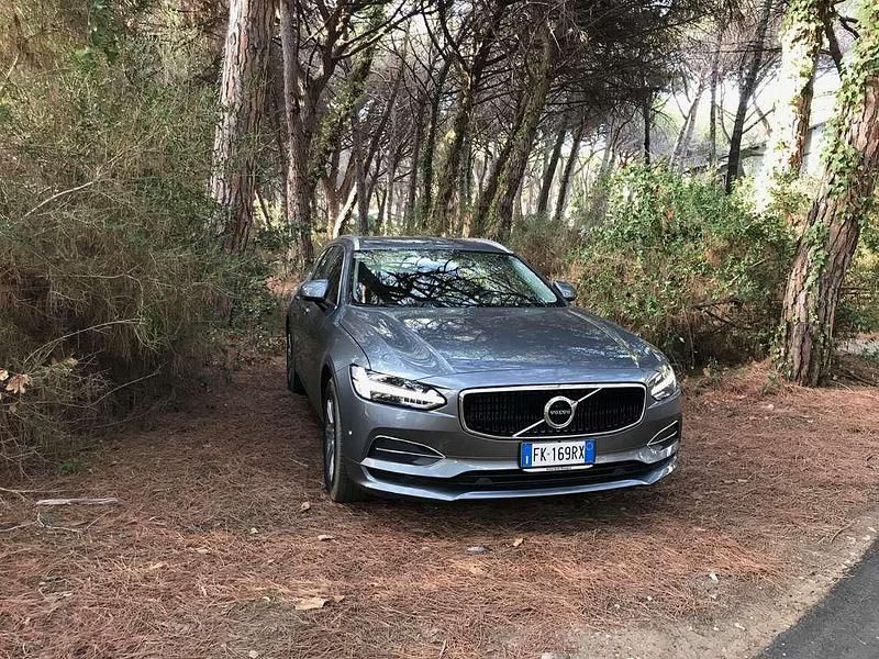 Usata Volvo V90 Momentum 150 CV (110 kW) 2017 Grigio Station wagon