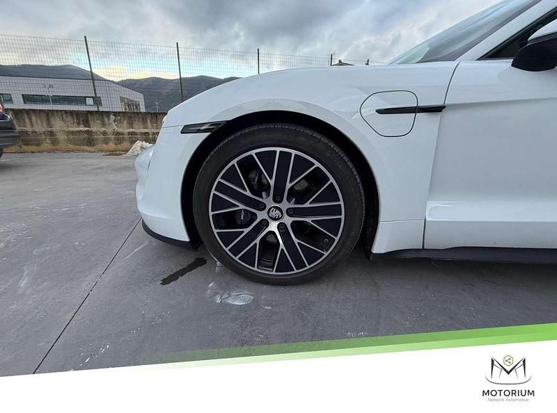 Usata Porsche Taycan 4S 139 kW (190 CV) 2021 Bianco Berlina