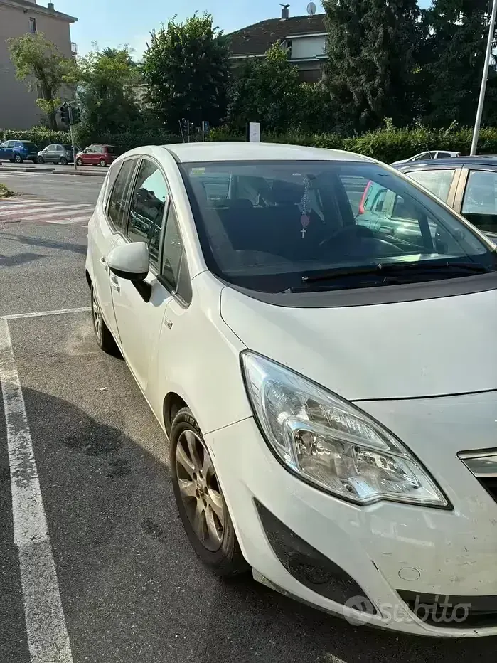 Usata Opel Meriva 110 CV (80 kW) 2011 Bianco Monovolume