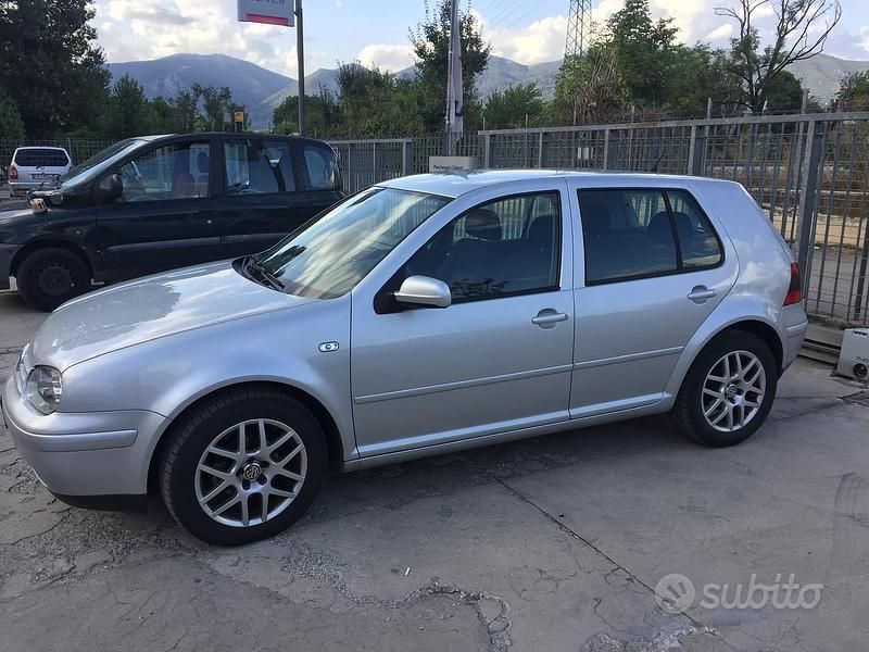 Begagnad VW Golf IV 105 HK (77 kW) 2000 Grå Sedan