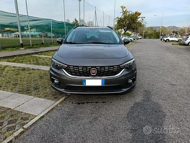 Occasion Fiat Tipo Lounge 95 ch (69 kW) 2017 Gris Break
