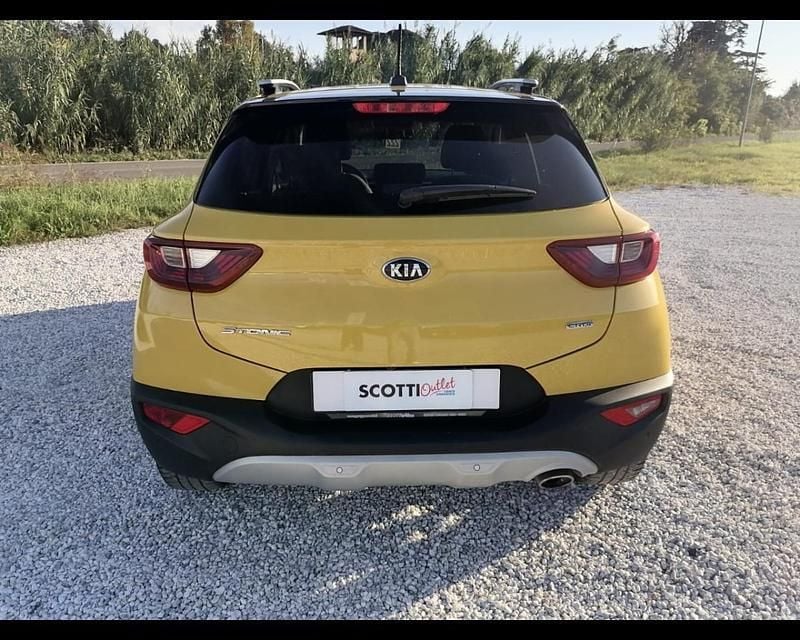 Usata Kia Stonic Style 110 CV (80 kW) 2018 Giallo SUV